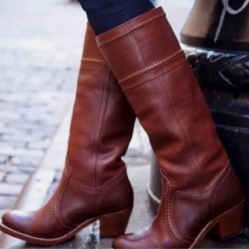 Frye Jane tall leather boot, Redwood color, never worn, size 6.5